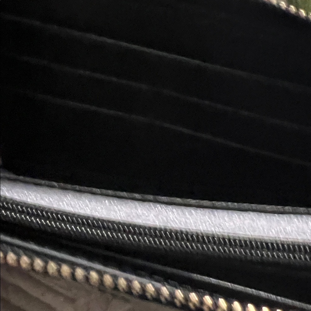 Gucci Black Quilted Leather Zip-Around Wallet with Gold Double G Hardware - Picture 14 of 16